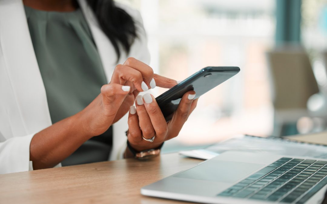 Comment choisir la bonne plateforme pour lancer une stratégie d’employee advocacy ?