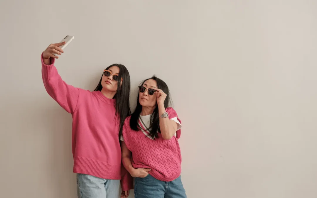 Le selfie en publicité : quand l’autoportrait numérique réinvente la communication des marques