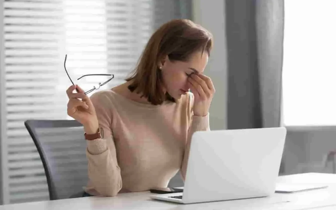 Fatigue numérique : définition, symptômes et solutions pour reprendre le contrôle