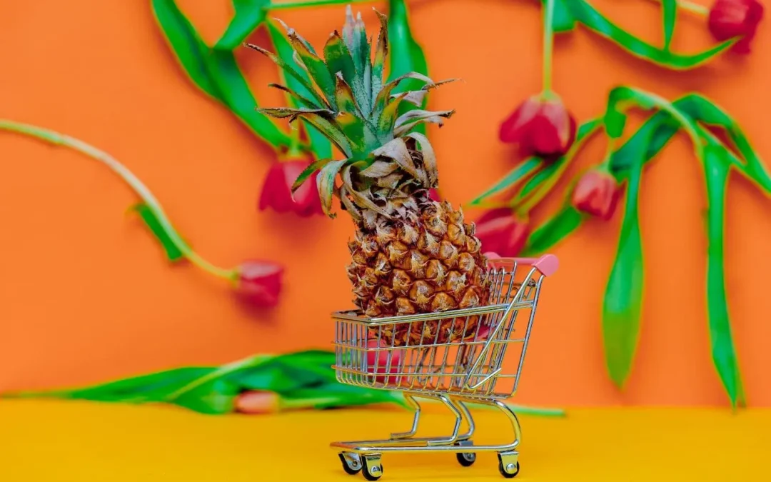 Ananas retourné dans le caddie : tout comprendre sur cette tendance de drague au supermarché