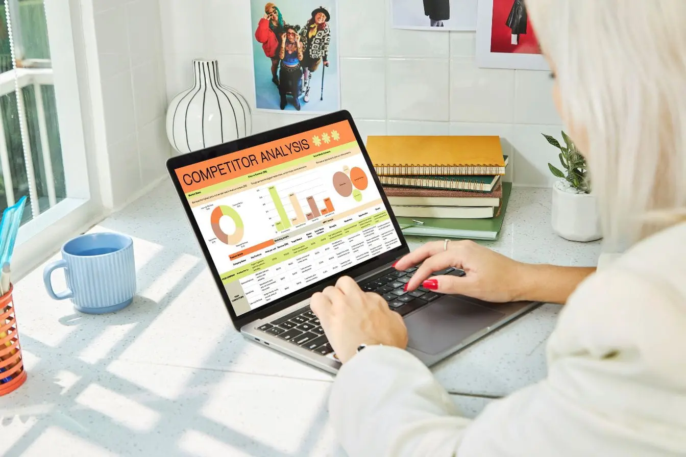 analyse de mots-clés concurrents en SEO Écran avec graphiques colorés et données, image claire d’une étude de performance SEO concurrentielle.